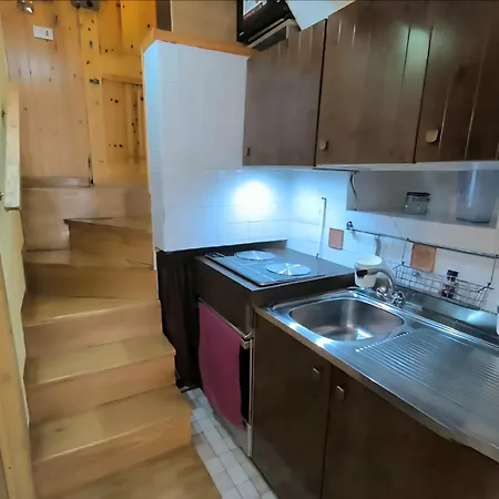 Ξενοδοχείο με διαμερίσματα Dima 3*